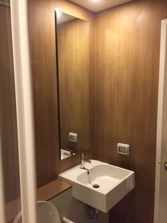 รูป Blossom Condo Sathorn-Charoenrat (บลอสซั่ม คอนโด แอท สาทร-เจริญราษฎร์) ห้องสวย เครื่องใช้ไฟฟ้า-เฟอร์นิเจอร์ครบ เดินทางสะดวก - รูปที่ 9/9