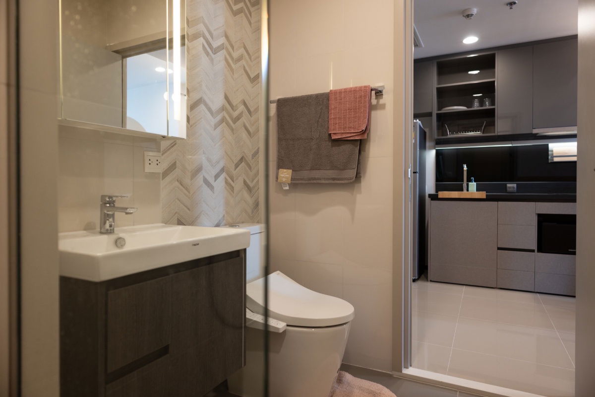 picture Live Near Thonglor! Condo for Rent @ Oka Haus, Great View, Great Vibes - 10/14