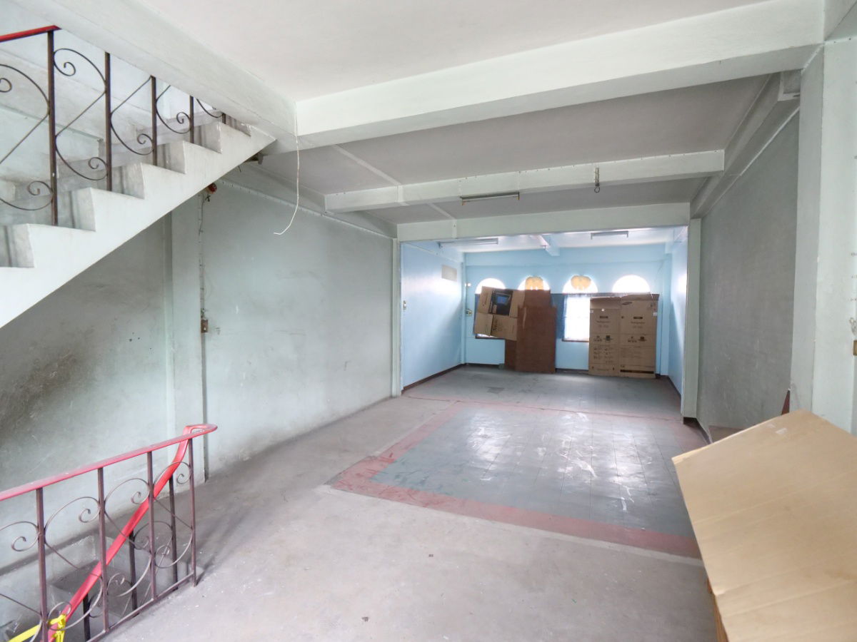 รูป ขายอาคารพานิชย์ 3.5 ชั้น 19 ตรว. ซอยกำนันแม้น ราคาดีที่สุดในย่านนี้ ขายเพียง 2.2 ล้าน หน้ากว้าง 4 เมตร พื้นที่ใช้สอยประมาณ 220 ตรม.  - รูปที่ 4/80