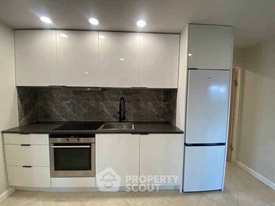 picture 2-BR Condo at View Talay Residence 5 Pratumnak close to Phratamnak (ID 2209863) - 5/18