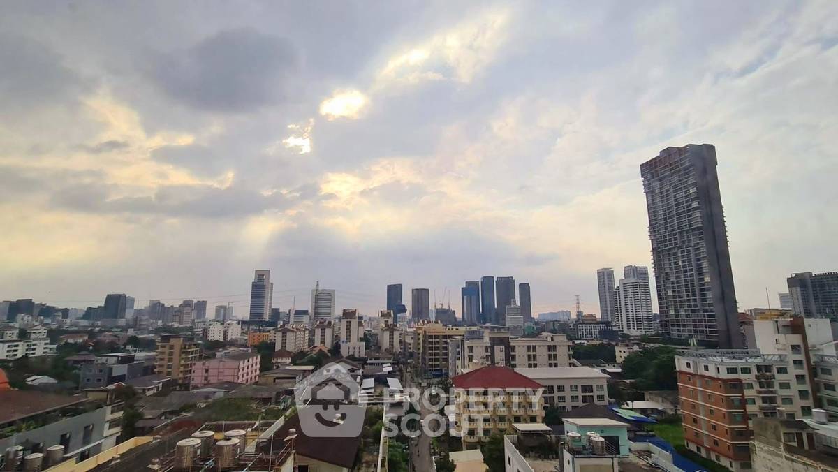 picture 1-BR Condo at Life @ Ladprao 18 near MRT Lat Phrao (ID 894484) - 10/12