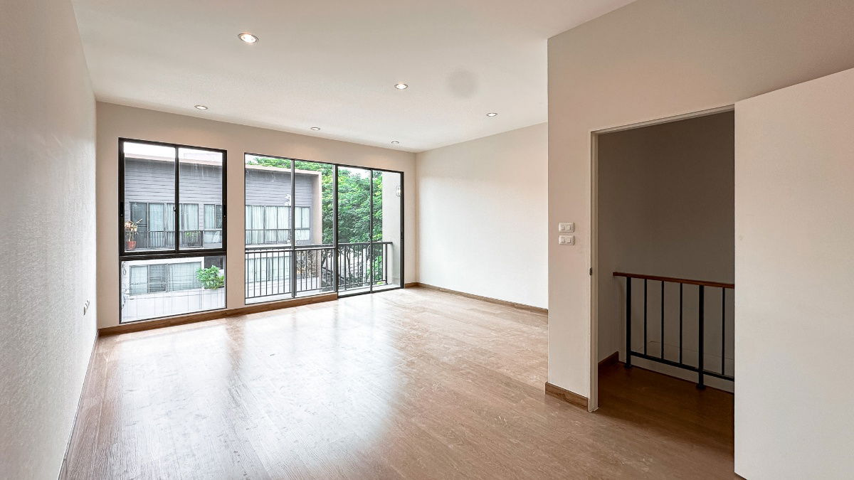picture Sell - Baan Klang Muang Rama 9 - Krungthep Kreetha - 8/20