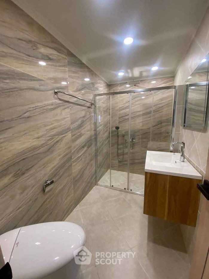 picture 2-BR Condo at View Talay Residence 5 Pratumnak close to Phratamnak (ID 2209863) - 6/18