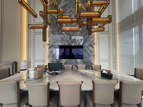 Penthouse Top Floor! Superb decoration. ready to stay, use all Automatic Smart Home Tech, both opening the curtain