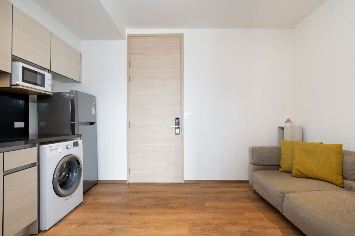 picture Sale! Studio Condo @ Park 24 | 30 SQM | High Floor | Heart of Sukhumvit | Great View! - 10/21