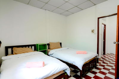 Townhouses for sale Hua Hin Bus Station : Two bed two bath in Soi Hua Hin 80 near Hua Hin beach