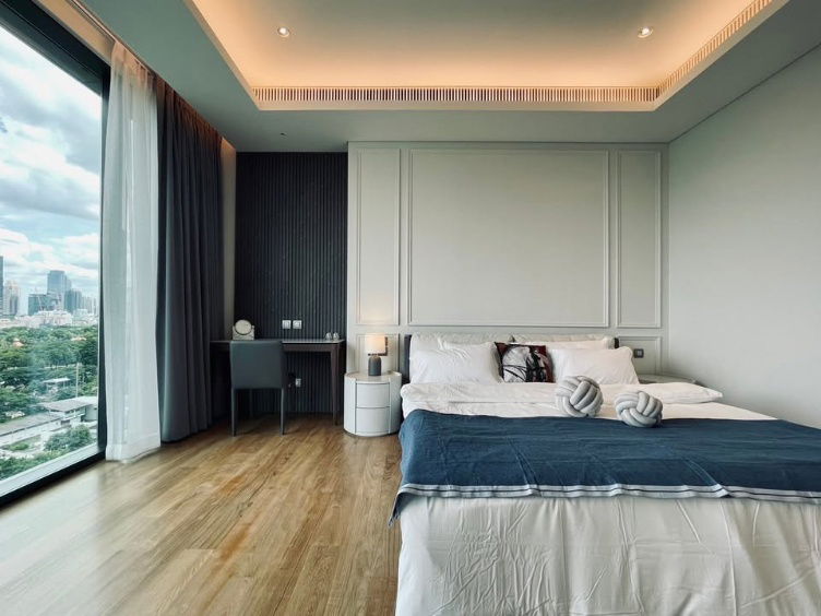 picture Condo for rent Sindhorn Tonson near MRT Lumpini 125,000 baht Property code: RS868 - 2/12