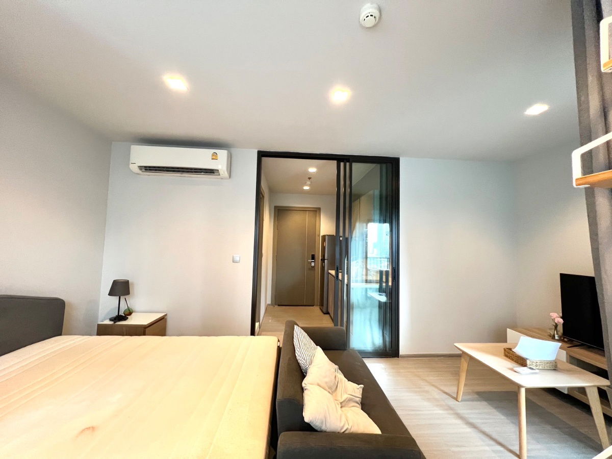 picture 🔥 Pay less than 20K, but get a view and space worth more!, Life Asoke Rama9 🔥 - 2/8