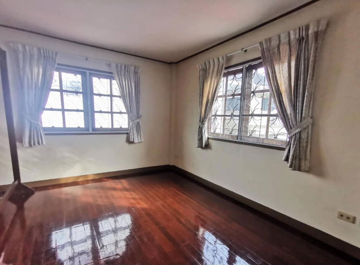 รูป 🏡ให้เช่าบ้านเดี่ยว กฤษดานคร 12 บ้านอยู่ต้นซอยหมู่บ้าน หลังที่ 4 จากปากทางเข้า  - รูปที่ 8/9