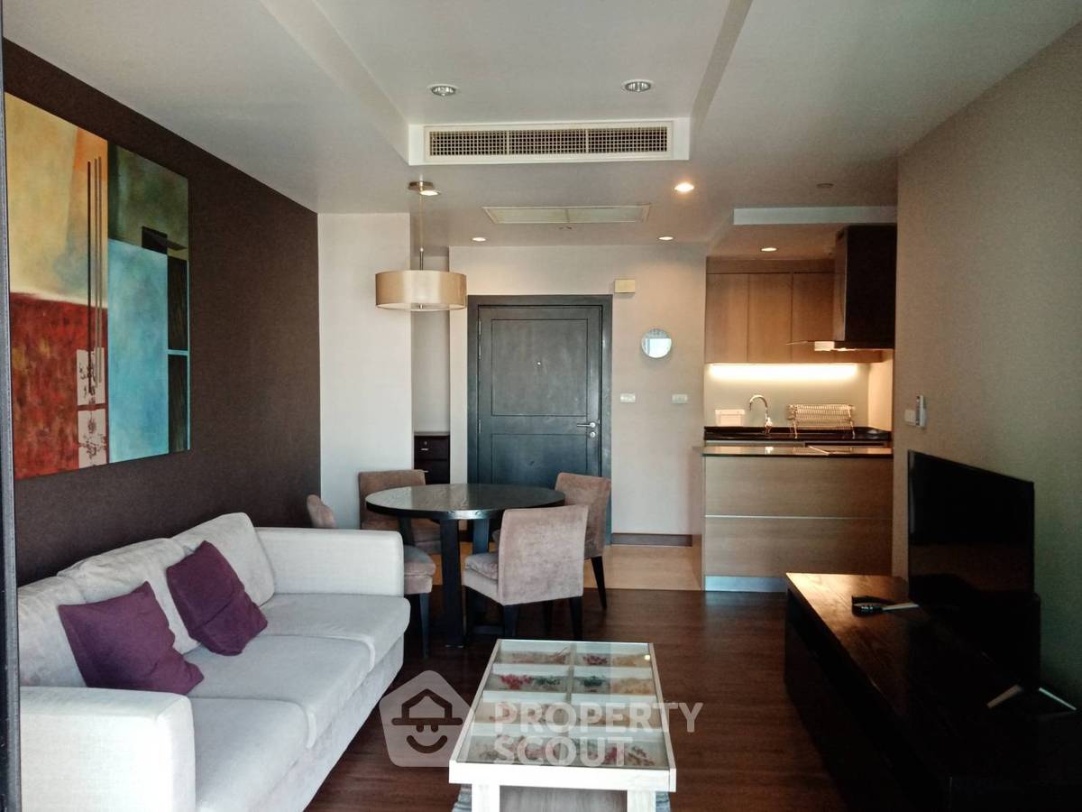 รูป คอนโด 2-ห้องนอน ที่ สาธร การ์เด้นส์ ใกล้ MRT สีลม (ID 646730) - รูปที่ 1/10