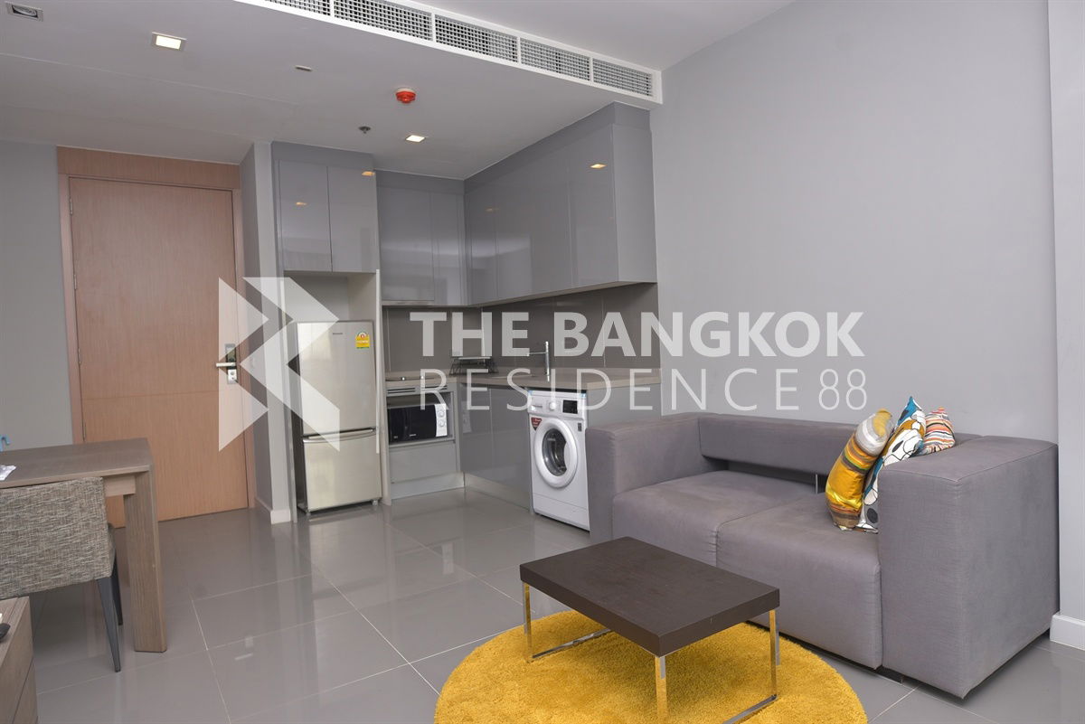 picture urgent!! Empty room 31 Aug 68 Beautiful M Phayathai Big room 1 Bedroom 49 sqm. Only 25k/Month - 3/4