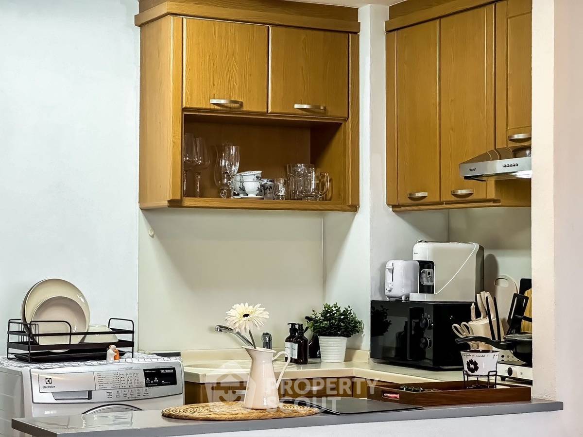 picture 2-BR Condo at Supalai Oriental Place Sathorn Suanplu near MRT Lumphini (ID 2063367) - 11/11