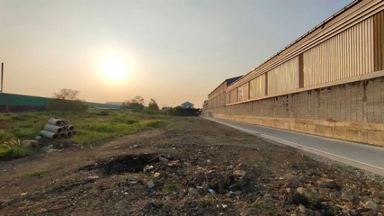 picture Purple-Zoned Land for Warehouse or Factory – Teparak Road, Soi Saeng Fah Bang Phli, Samut Prakan | Ready to Build | Filled Land - 2/4