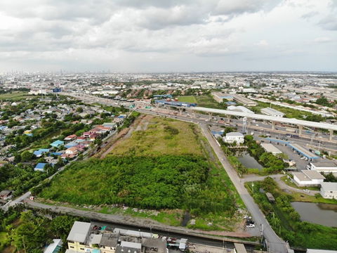 Beautiful land for sale, dark green city plan, land with road access on three sides
