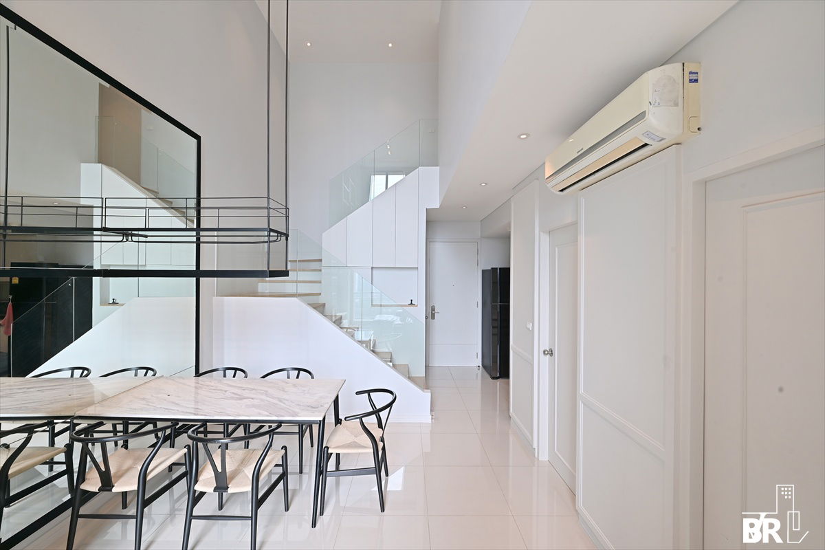 picture 𝐑𝐚𝐫𝐞 𝐔𝐧𝐢𝐭! 🔥  Villa Asoke, Stylish & Fully Furnished, near MRT Phetchaburi - 8/12
