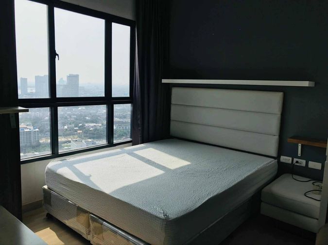 Urbano Absolute Sathon-Taksin | Near BTS Krung Thonburi