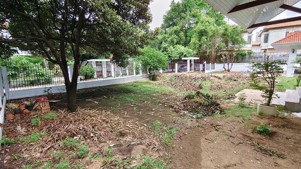 รูป ให้เช่า บ้านเดี่ยว หลังใหญ่ หลังริม  4 ห้องนอน ซอยปรีดีพนมยงค์ 11  สุขุมวิท 71  คลองตัน  พร้อมเฟอร์นิเจอร์ไม้สักทั้งหลัง - รูปที่ 7/32