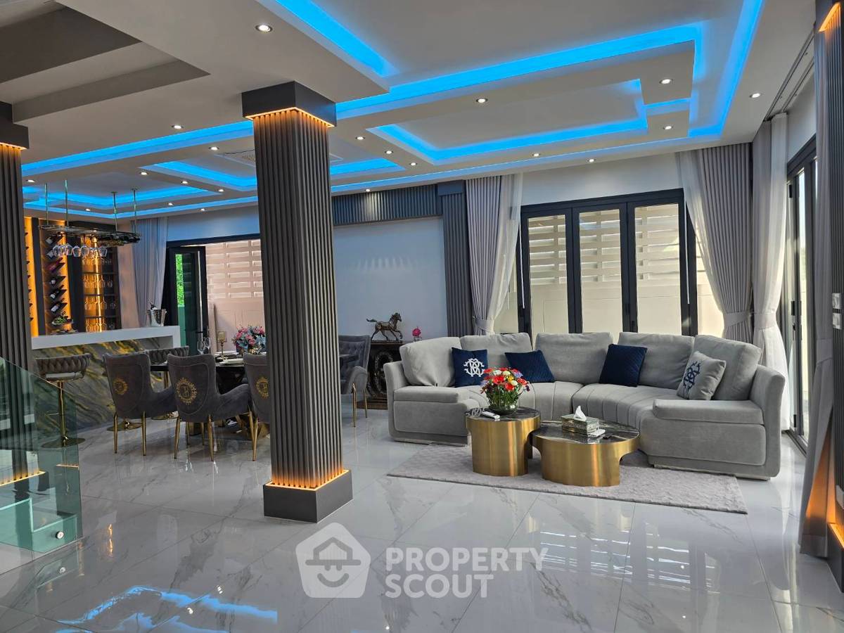 รูป บ้าน 3-ห้องนอน ที่ เดอะ แกรนด์ 9 ใกล้ เมืองพัทยา (ID 2165956) - รูปที่ 12/13