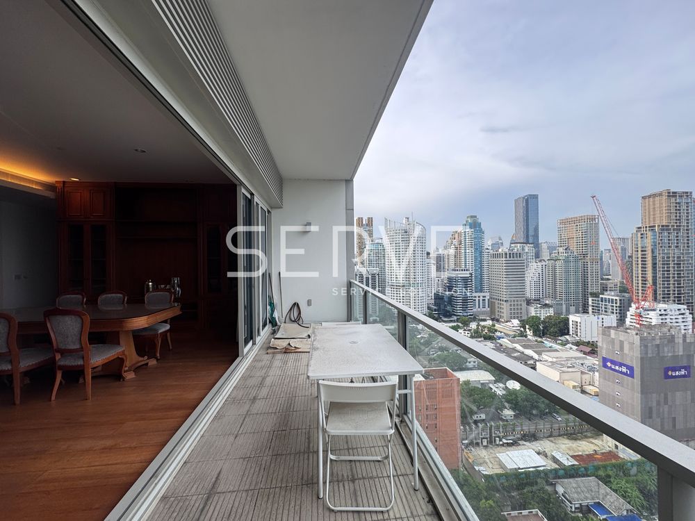 picture 3 Beds with Bathtub Large Room Good Location Close to BTS Ratchadamri 300 m. / For Rent-185 Rajadamri - 16/18