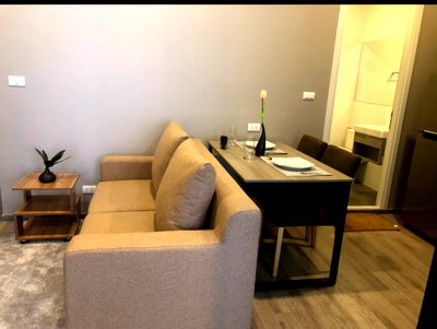 Condos for sale : Knightsbridge kaset               society