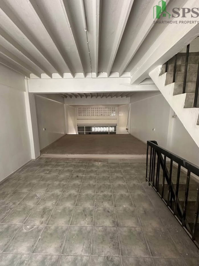 picture Commercial building for rent near BTS Punnawithi (SPSAD3050) - 4/12