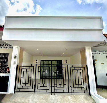 🏡✨บ้านรีโนเวทใหม่ ทาวเฮ้าส์ชั้นเดียว  โซนสามกอง หลัง รพ.กรุงเทพ หน้าบ้านไม่ชนใคร ทำเลดีใจกลางภูเก็ต เดินทางสะดวก  🏡✨ 