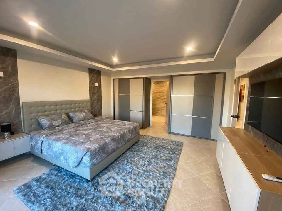 picture 2-BR Condo at View Talay Residence 5 Pratumnak close to Phratamnak (ID 2209863) - 12/18