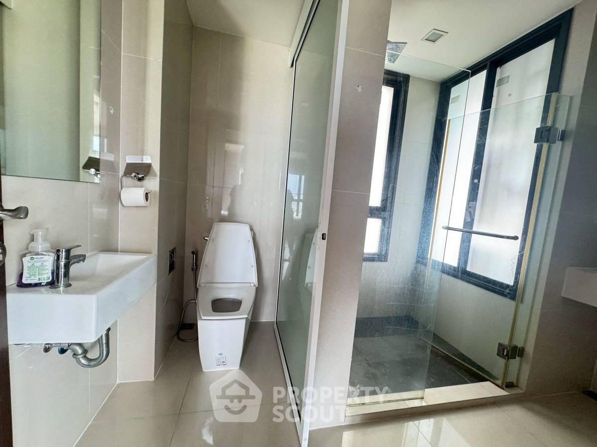 picture 2-BR Condo at Rhythm Sukhumvit 44/1 near BTS Phra Khanong (ID 2210422) - 6/12