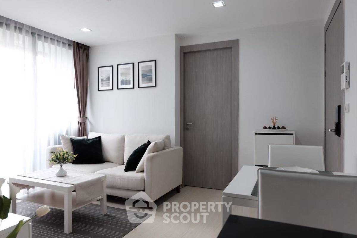 picture 2-BR Condo at Socio Inthamara near BTS Saphan Khwai (ID 2209855) - 1/13