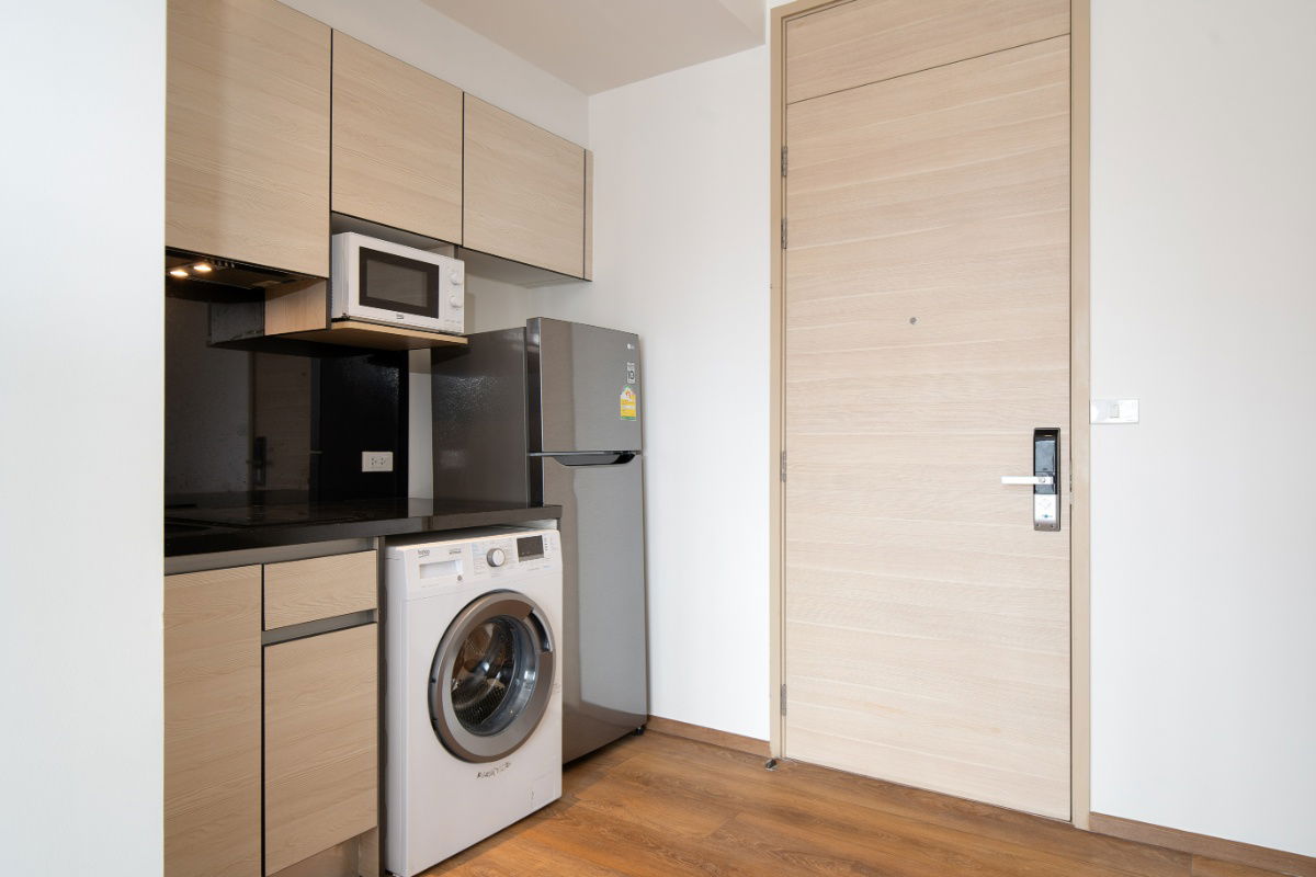 picture Sale! Studio Condo @ Park 24 | 30 SQM | High Floor | Heart of Sukhumvit | Great View! - 2/21