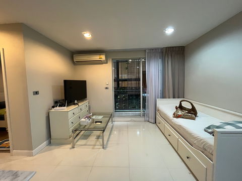 คอนโดติดสวนเบญ! The Crest Sukhumvit24. 1นอน 46ตร.ม. ว่างพร้อมอยู่ Line id: @pfagent
