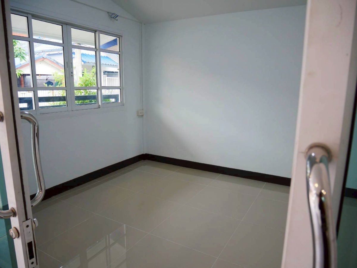 รูป S2924 ขายบ้านเดี่ยว1ชั้น รีโนเวทใหม่ หมู่บ้านอมรทรัพย์ อยู่วิทยา 18   - รูปที่ 3/11