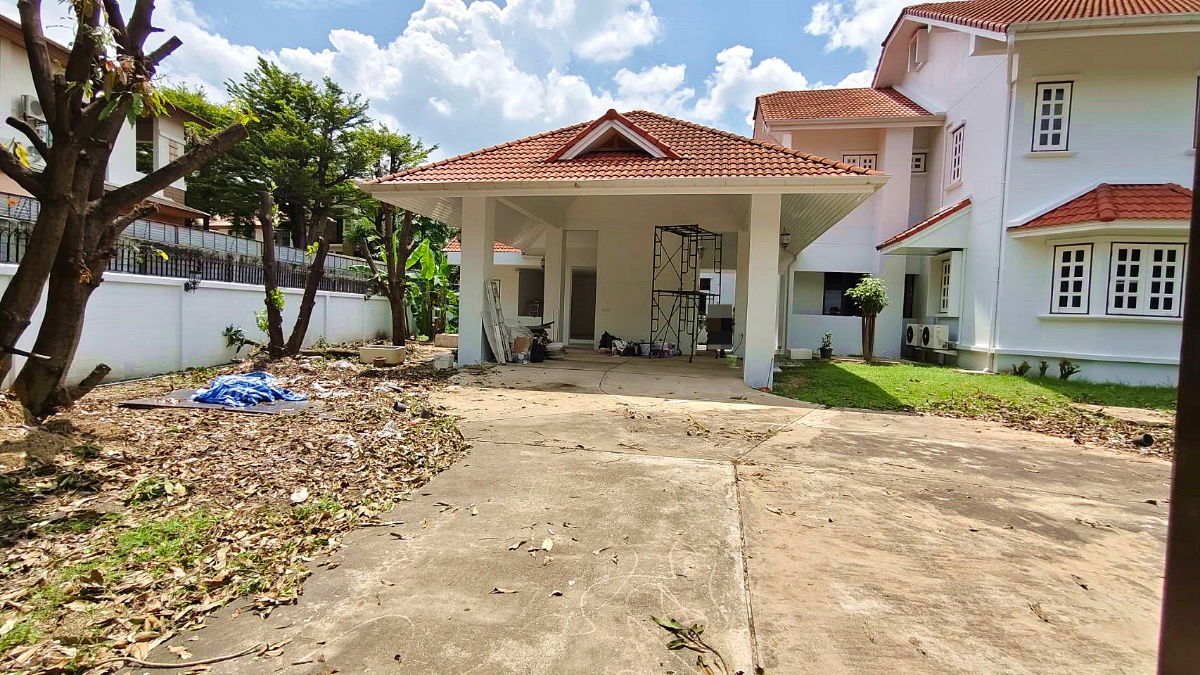 รูป ให้เช่า บ้านเดี่ยว หลังใหญ่ หลังริม  4 ห้องนอน ซอยปรีดีพนมยงค์ 11  สุขุมวิท 71  คลองตัน  พร้อมเฟอร์นิเจอร์ไม้สักทั้งหลัง - รูปที่ 5/32