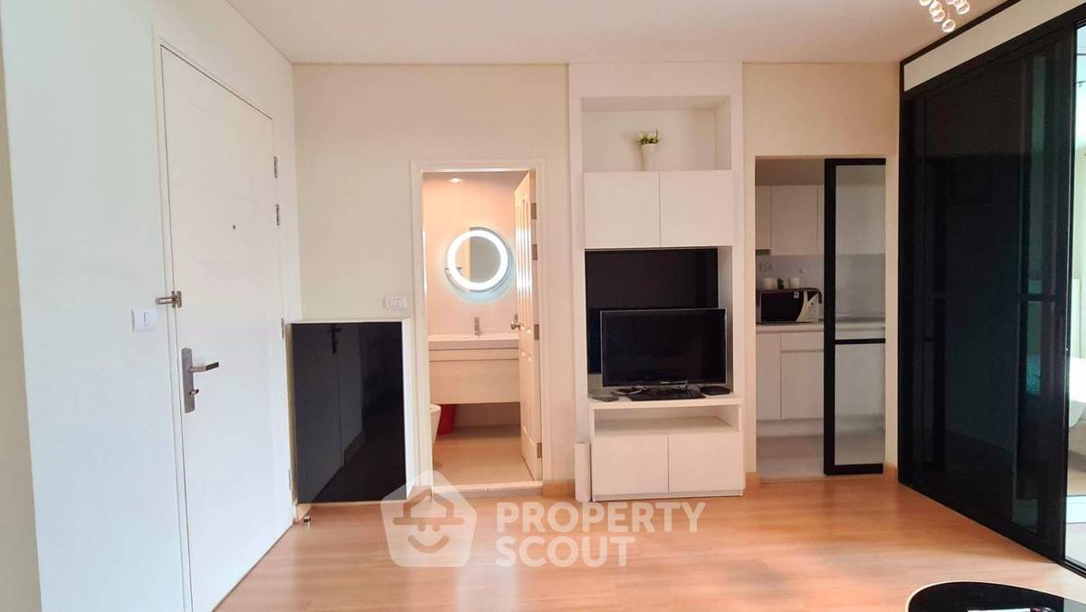 picture 1-BR Condo at Life @ Ladprao 18 near MRT Lat Phrao (ID 894484) - 2/12