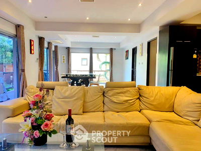 Condos for rent Muang Phuket Phuket : 2-BR Condo at Rawai Condominium in Rawai (ID 2211718)