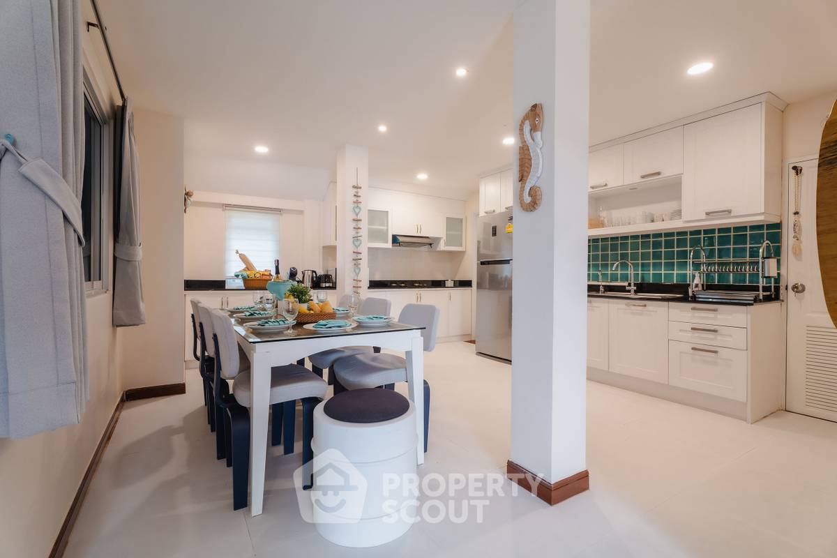 picture 4-BR Villa close to Chalong (ID 2005362) - 16/35