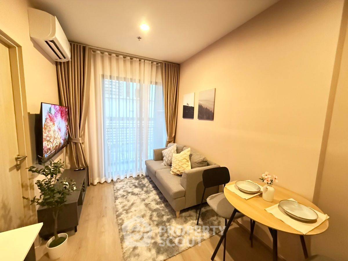 picture Studio Condo at Nue District R9 near MRT Phra Ram 9 (ID 2210867) - 1/42