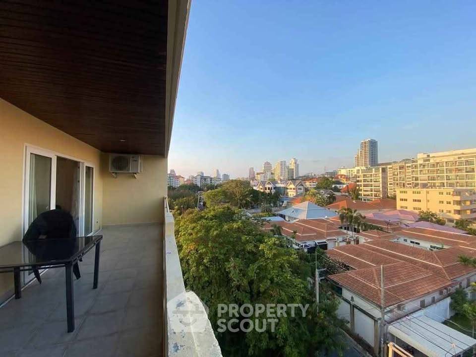 picture 2-BR Condo at View Talay Residence 5 Pratumnak close to Phratamnak (ID 2209863) - 16/18