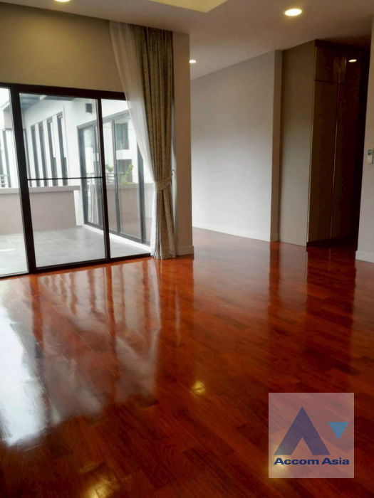 picture 🔼🔽 AccomA 📩  Modern Pool Villa with Lawn and Covered Deck (AA24156) - 13/18