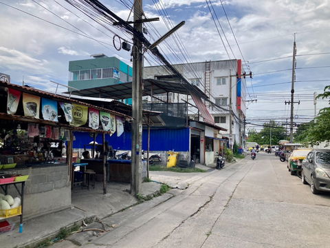 ให้เช่าที่ดิน 198 ตร.วา ใกล้สนามบินสุวรรณภูมิ  ถนนกว้าง รถบรรทุกเข้าออกสะดวก เหมาะสร้าง อาคารสำนักงาน อาคารพาณิชย์ โฮมออฟฟิศ อพาร์ตเมนต์