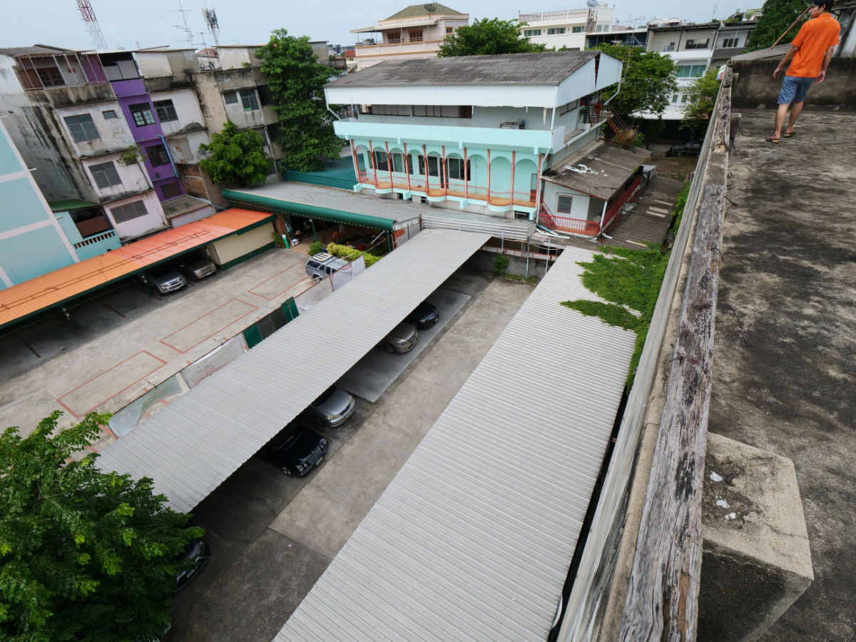 รูป ขายอาคารพานิชย์ 3.5 ชั้น 19 ตรว. ซอยกำนันแม้น ราคาดีที่สุดในย่านนี้ ขายเพียง 2.2 ล้าน หน้ากว้าง 4 เมตร พื้นที่ใช้สอยประมาณ 220 ตรม.  - รูปที่ 52/80