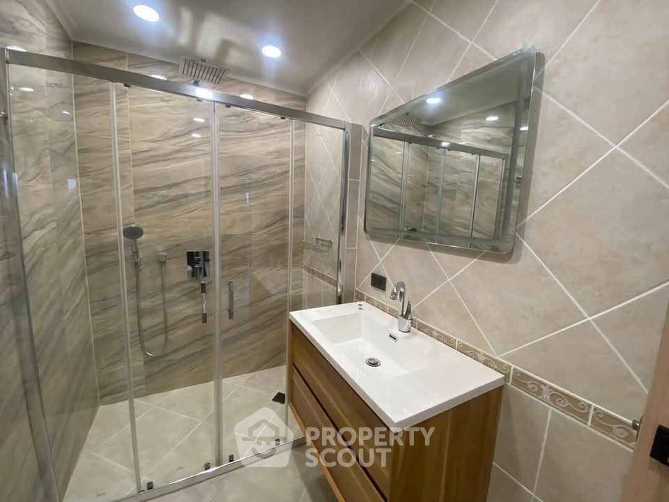 picture 2-BR Condo at View Talay Residence 5 Pratumnak close to Phratamnak (ID 2209863) - 7/18