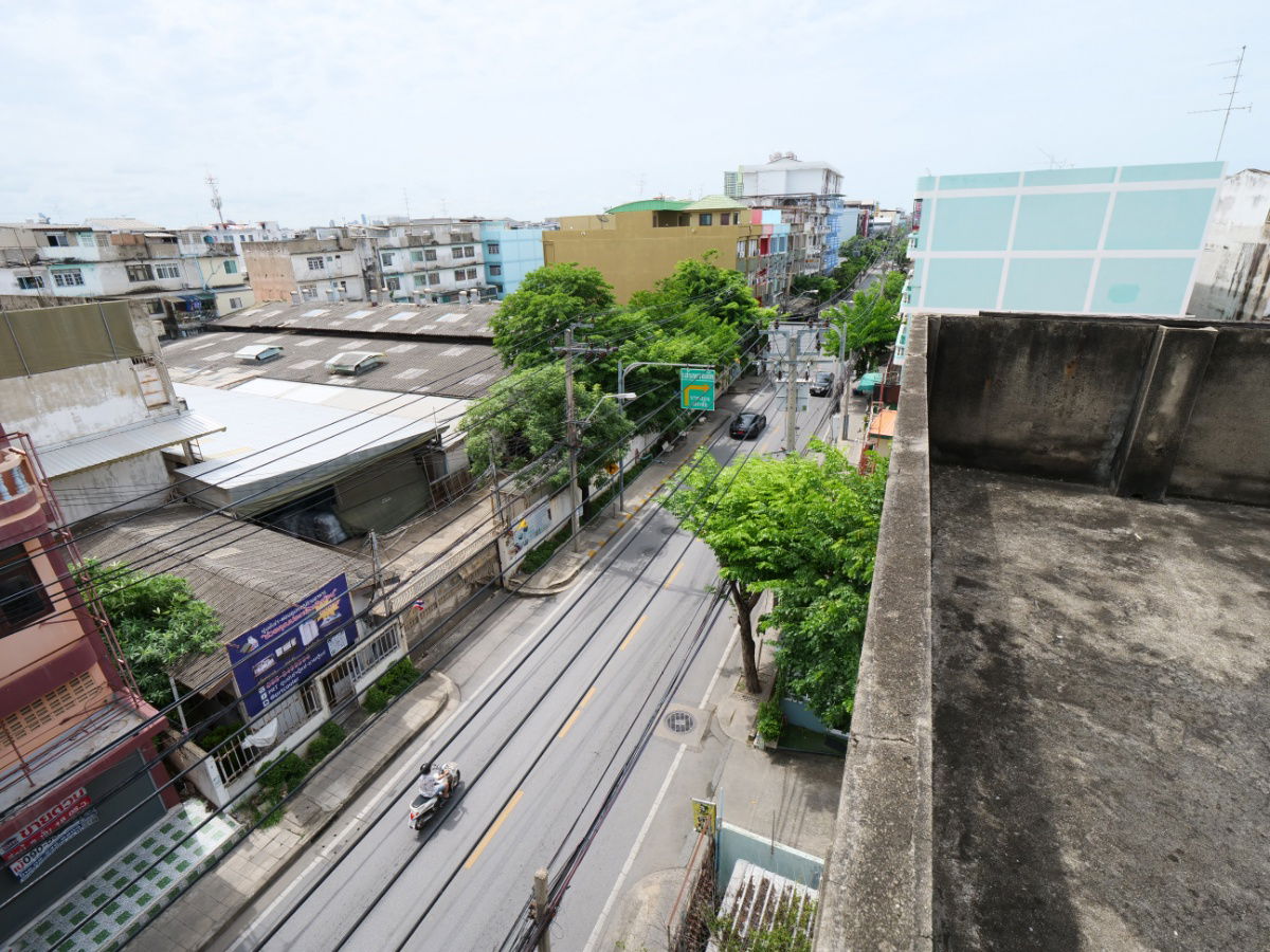 รูป ขายอาคารพานิชย์ 3.5 ชั้น 19 ตรว. ซอยกำนันแม้น ราคาดีที่สุดในย่านนี้ ขายเพียง 2.2 ล้าน หน้ากว้าง 4 เมตร พื้นที่ใช้สอยประมาณ 220 ตรม.  - รูปที่ 51/80