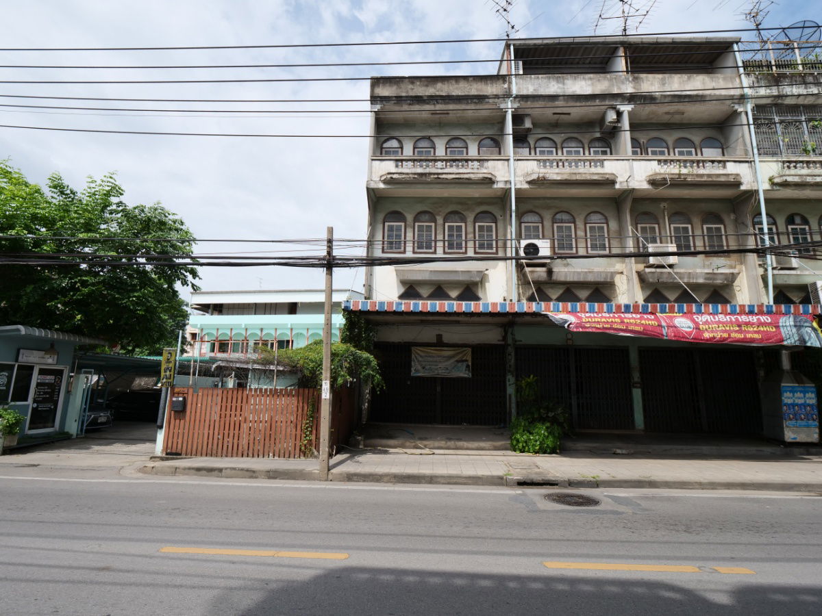รูป ขายอาคารพานิชย์ 3.5 ชั้น 19 ตรว. ซอยกำนันแม้น ราคาดีที่สุดในย่านนี้ ขายเพียง 2.2 ล้าน หน้ากว้าง 4 เมตร พื้นที่ใช้สอยประมาณ 220 ตรม.  - รูปที่ 75/80