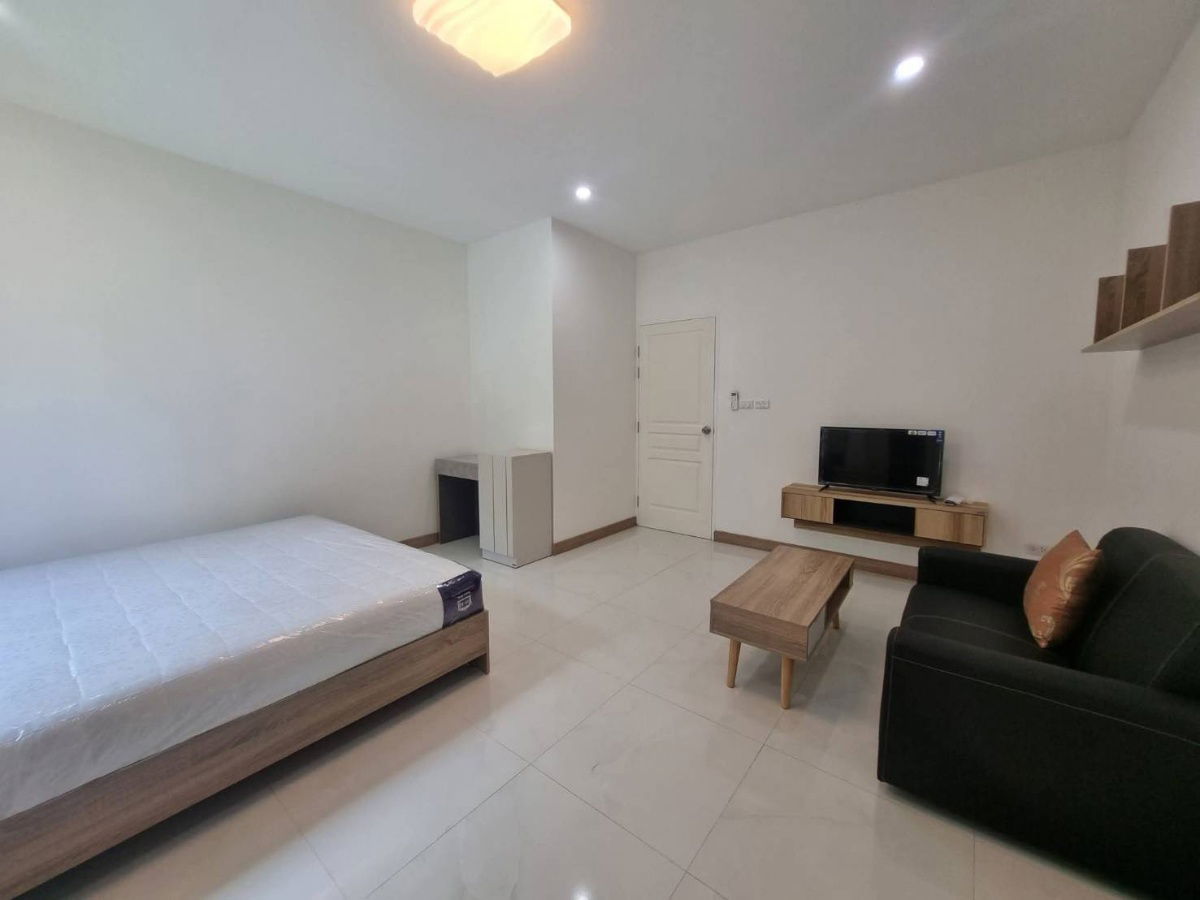 รูป ขายบ้านเดี่ยวพูลวิลล่า หมู่บ้านมัณฑนา โครงการ Land&House อ.หางดง 7 ห้องนอน 6 ห้องน้ำ พร้อมเฟอร์นิเจอร์และเครื่องใช้ไฟฟ้าครบ T.094-6511456 - รูปที่ 17/31