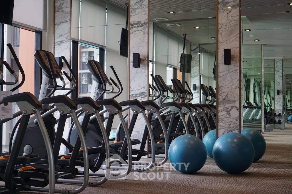 picture 2-BR Condo at Life Asoke near ARL Makkasan (ID 1508438) - 7/14