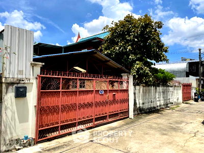 Houses for sale Siam University : 2-BR House near MRT Lak Song (ID 1727102)