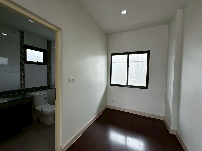 picture Detached House at “Setthasiri Watcharapol” by Sansiri - 12/13