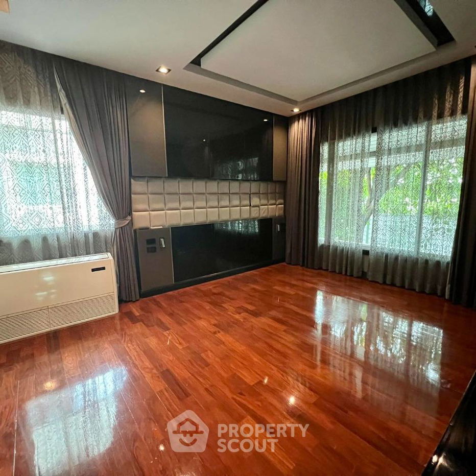 รูป บ้าน 5-ห้องนอน ใน นวลจันทร์ (ID 1847664) - รูปที่ 4/14