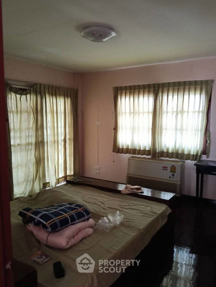 picture 3-BR House near MRT Phra Ram 9 (ID 2026146) - 10/10